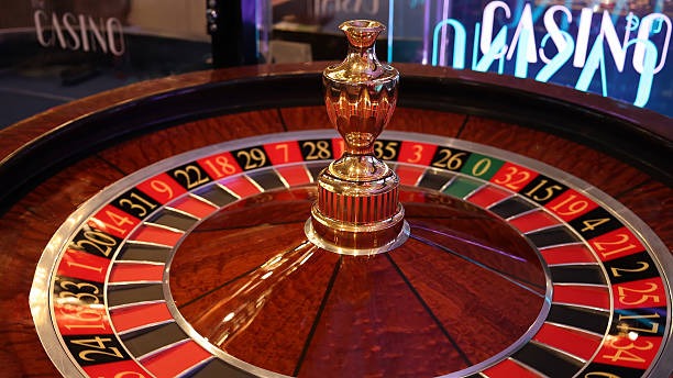 Hood vs Wolf live dealer table setup